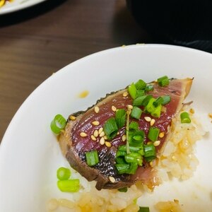 カツオたたきの漬け丼